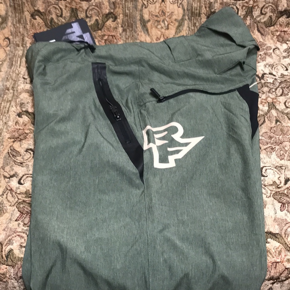 Race Face Olive Stage Shorts